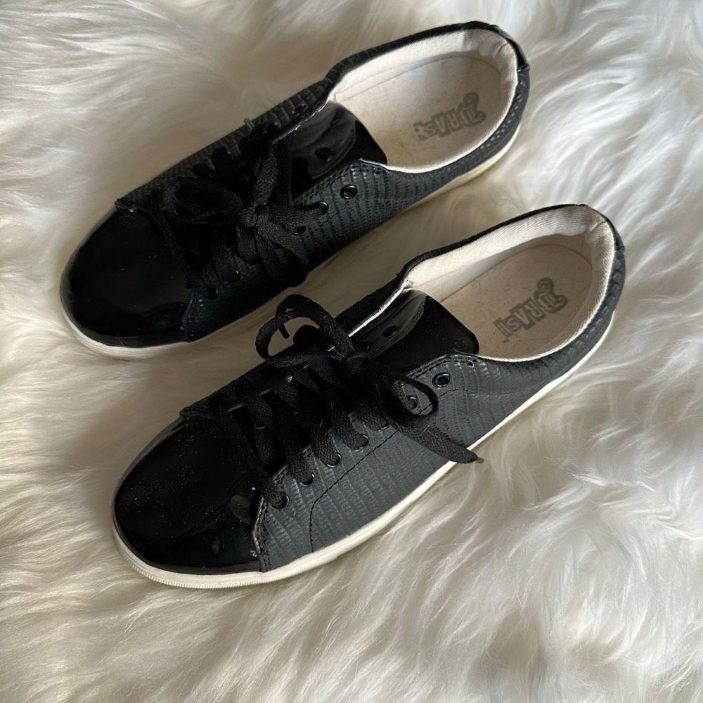 Brash Black synthetic & fiber shoes, can dress up and down